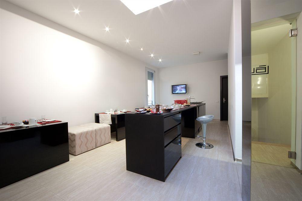 Mua Boutique Bologna 2*
