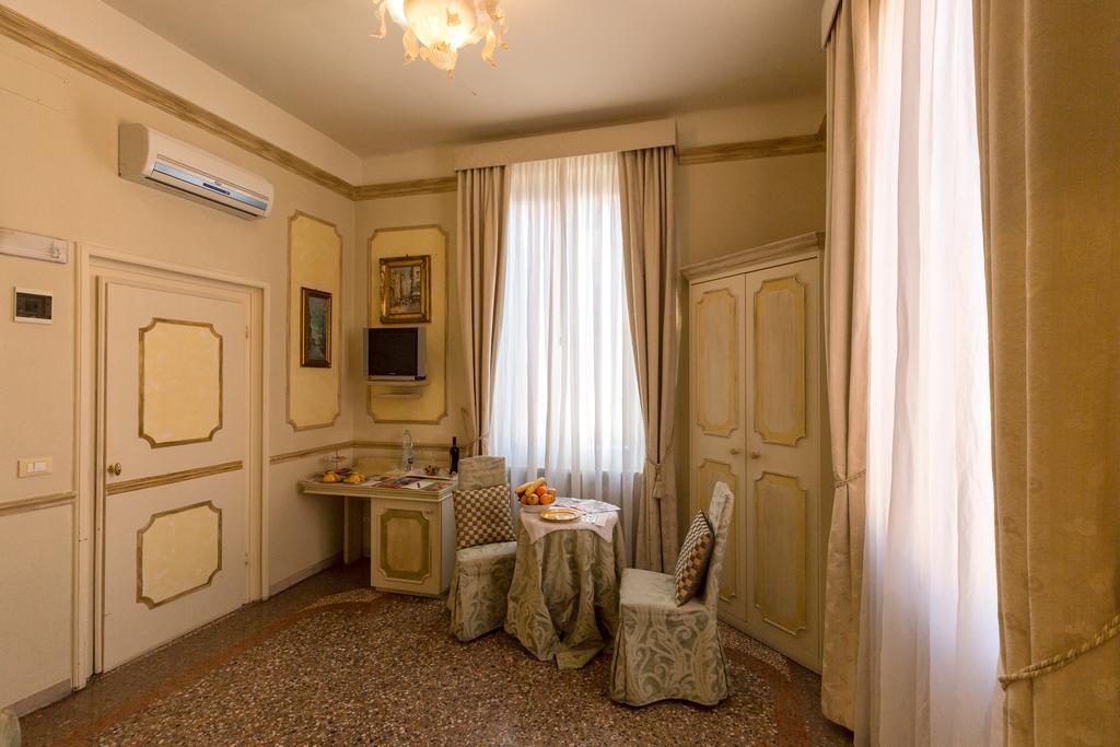 Antica Residenza D'azeglio Room&breakfast Di Charme Acomodação com café da manhã  Bolonha