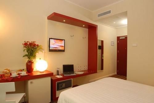 Michelino 75 By The Sydney Hotel