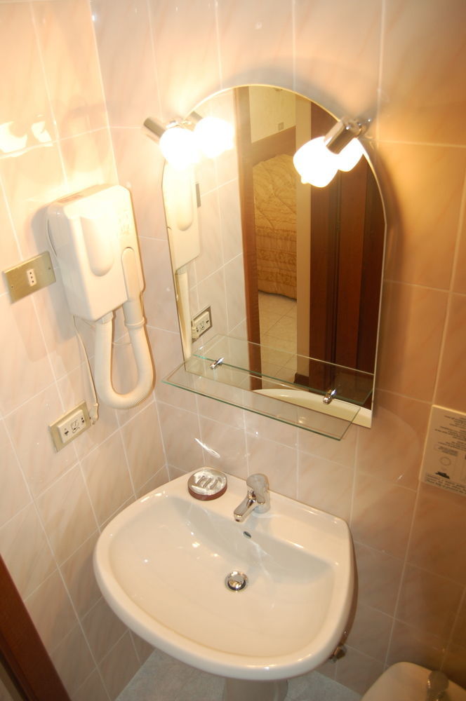 Marco Polo Self Check-in Hotel 3*