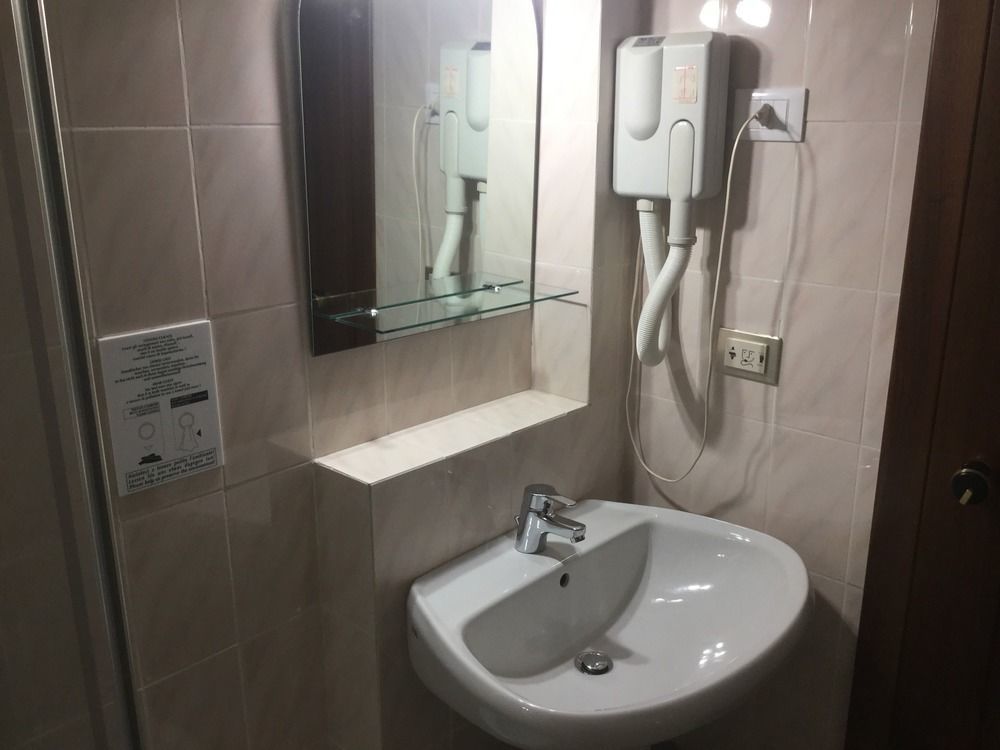 Marco Polo Self Check-in Hotel