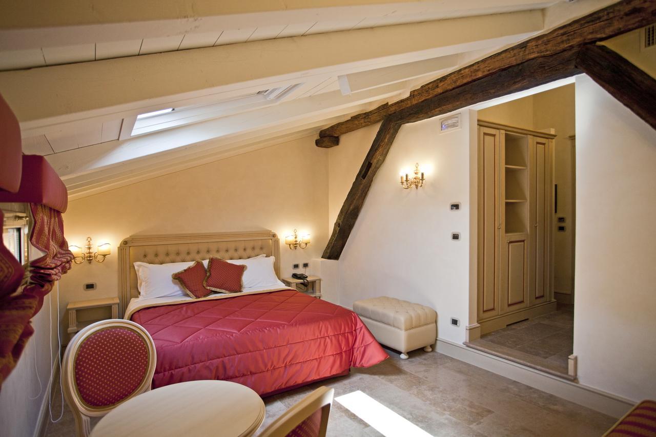 Hotel Cavour 3*