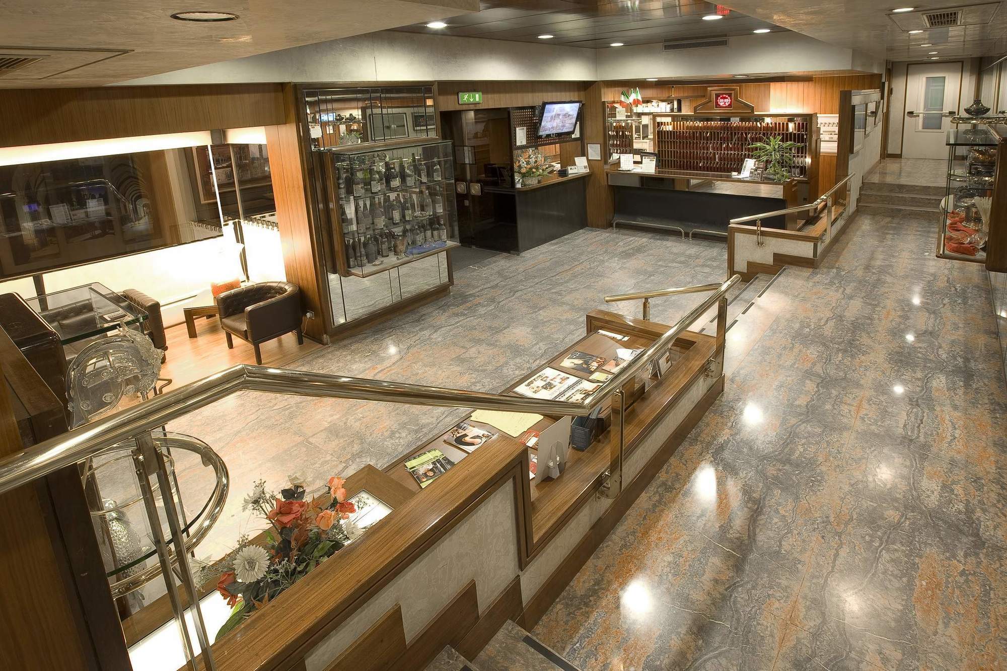 Grand Elite Hotel 4*