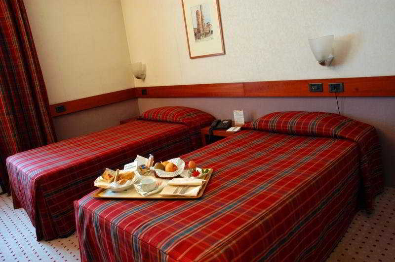 Hotel Airport 4*