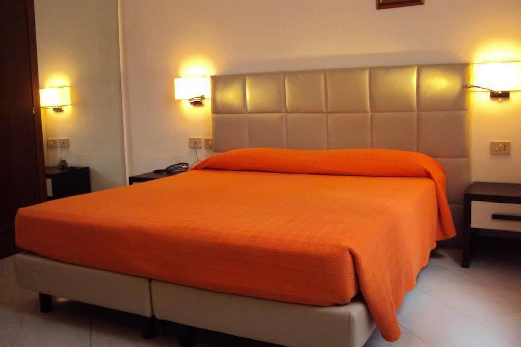 San Vitale Hotel *