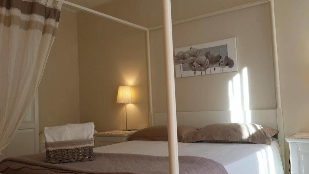 Bed In Bo Saragozza Gasthof Bologna