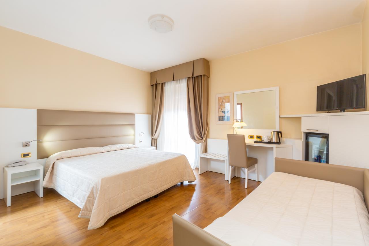 Hotel Hotel University