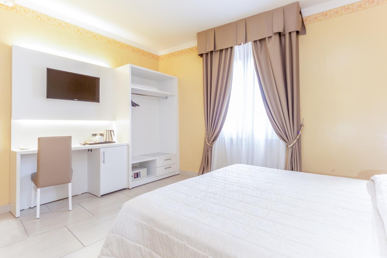 Hotel University 3*
