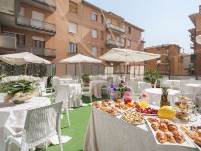 Elite Hotel 4*