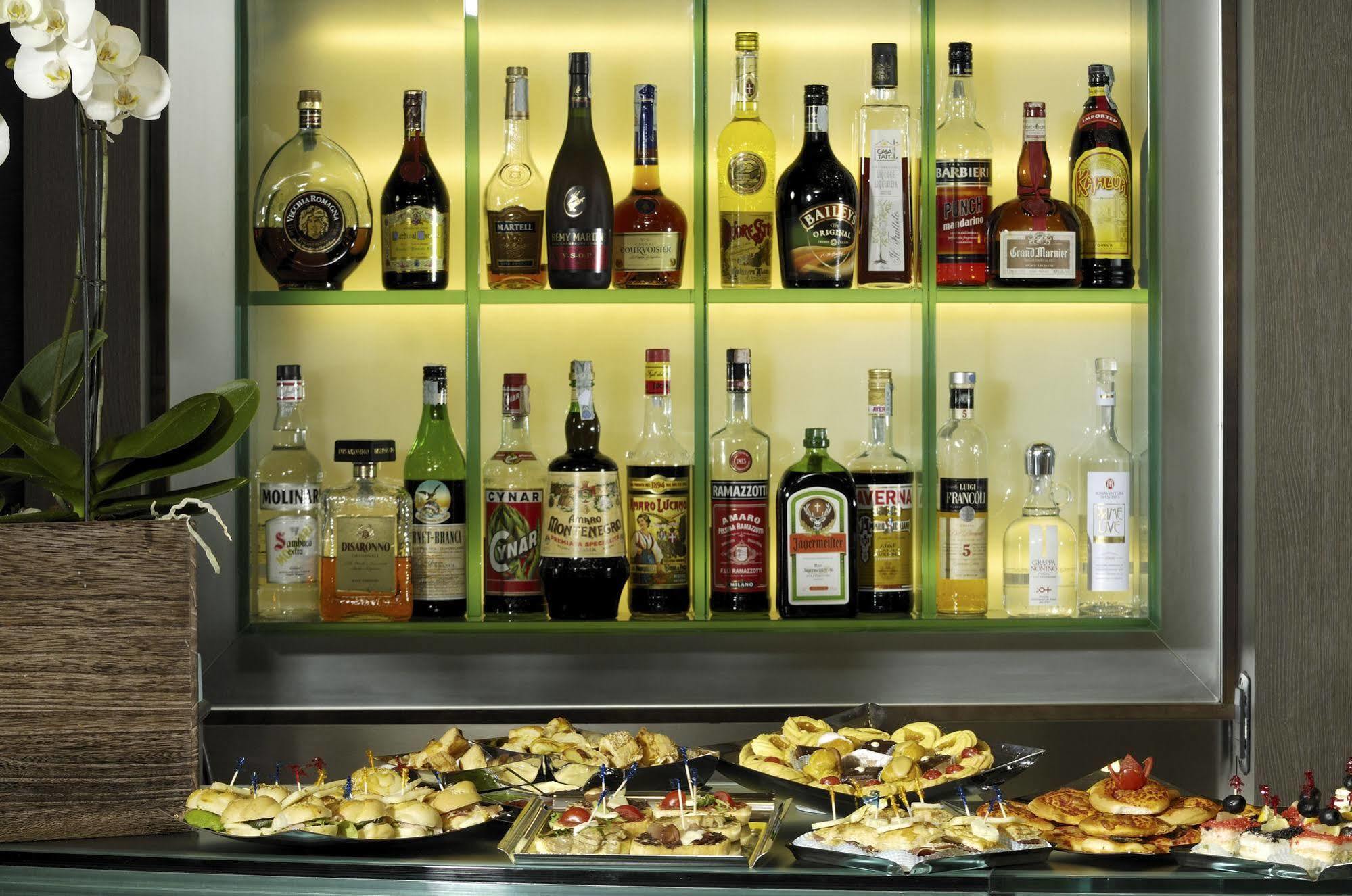 Hotel Savhotel Aemilia 4*