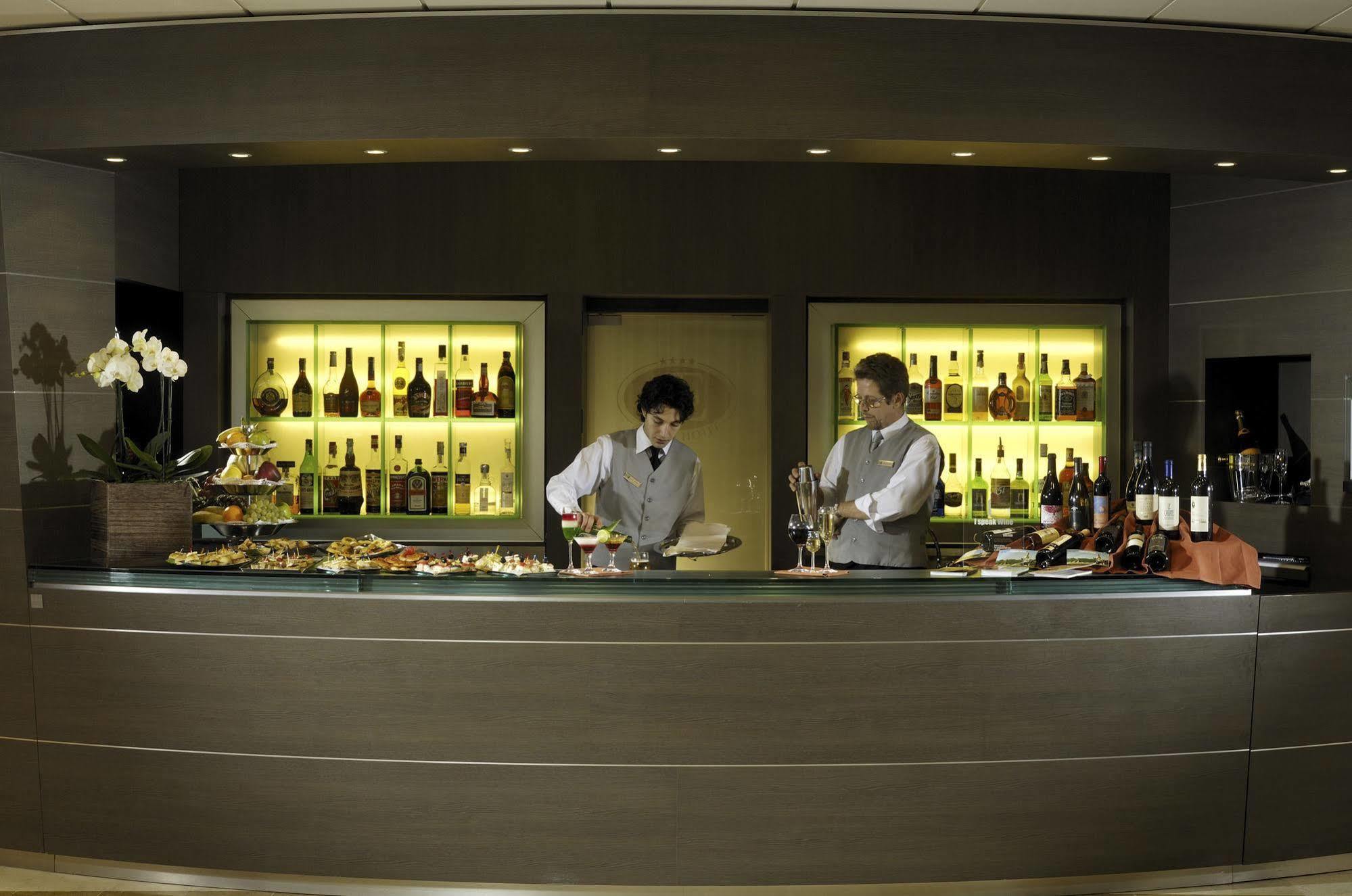 Hotel Savhotel Aemilia 4*