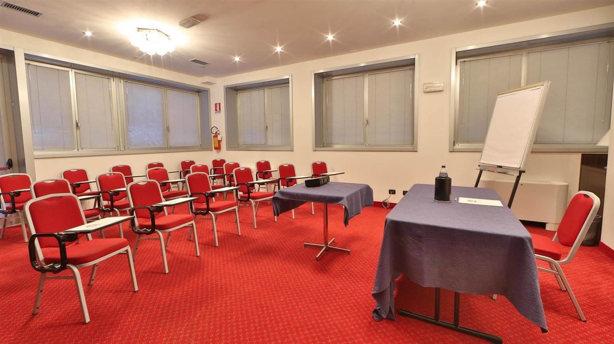 Western Hotel 4*