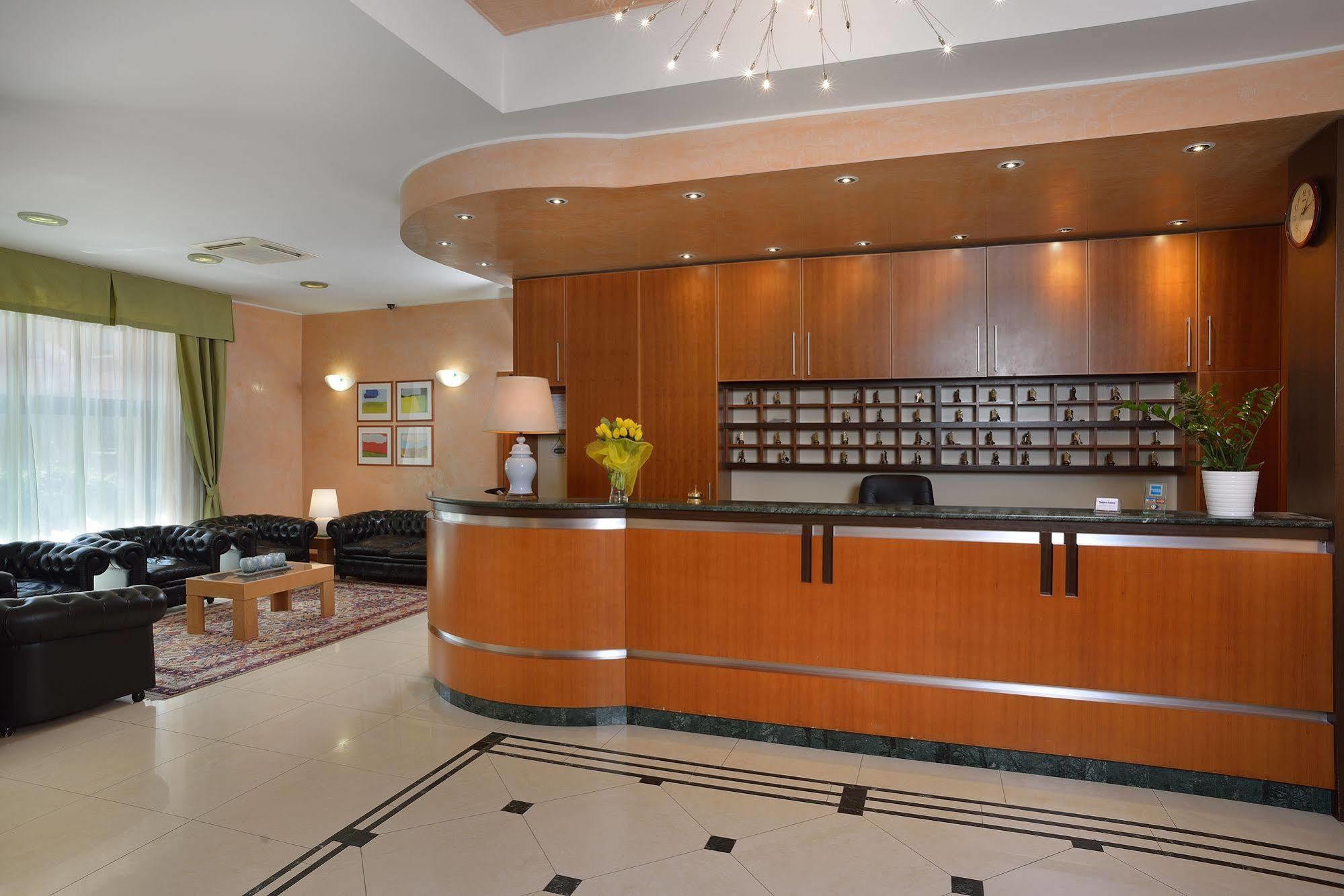 Astor Hotel Bolonia