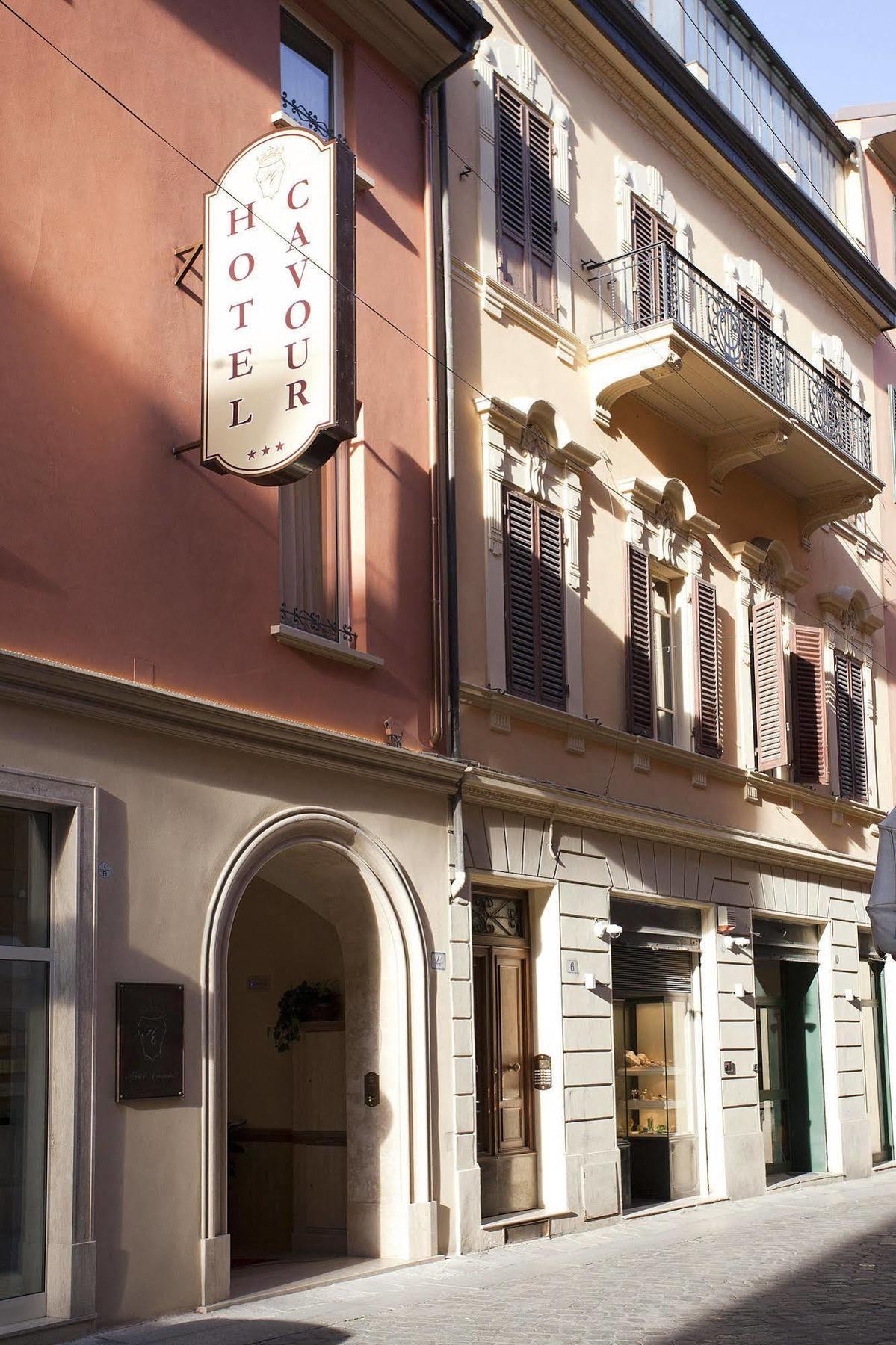 Hotel Cavour 3*