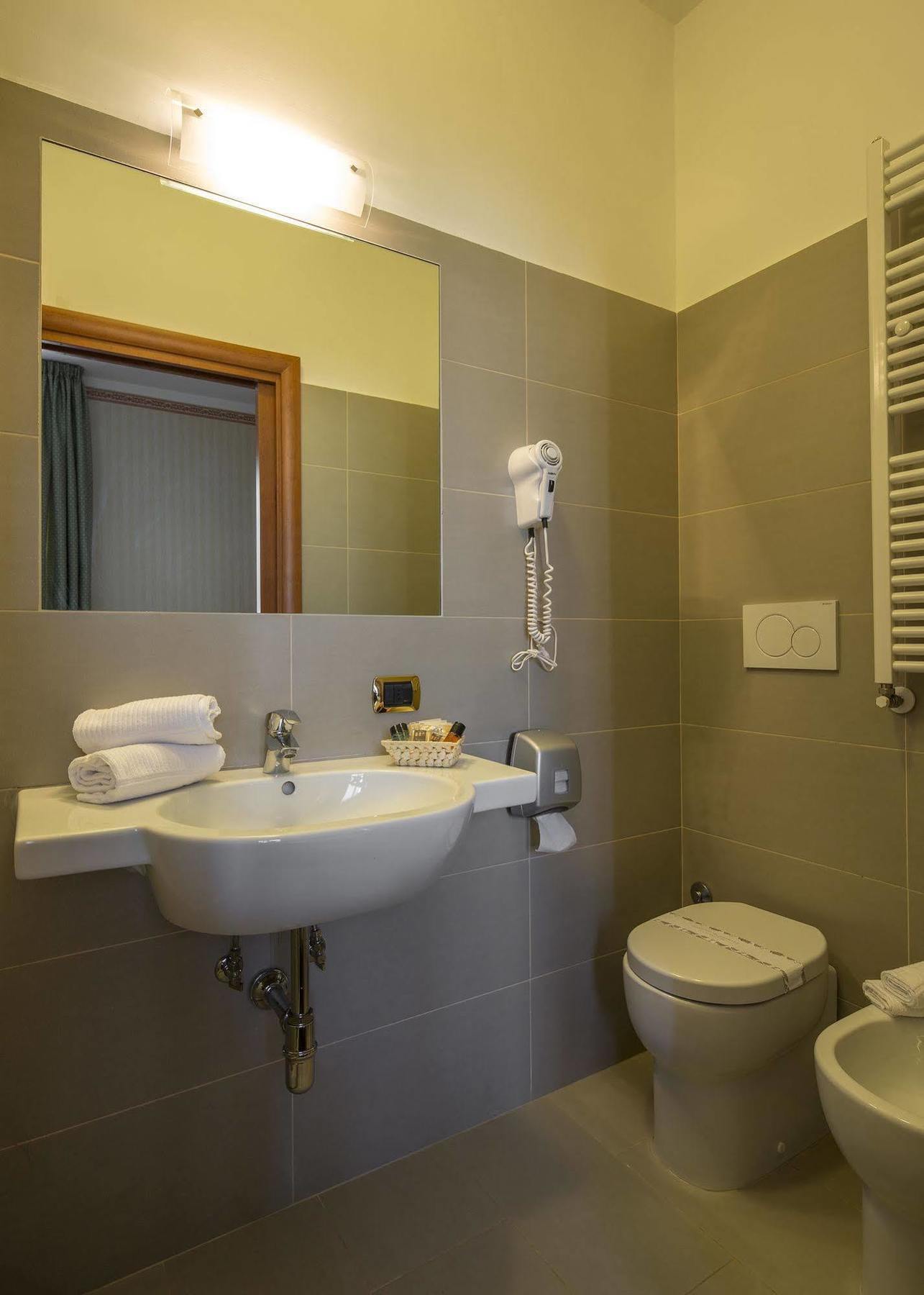 Hotel Nuovo Del Porto 3*