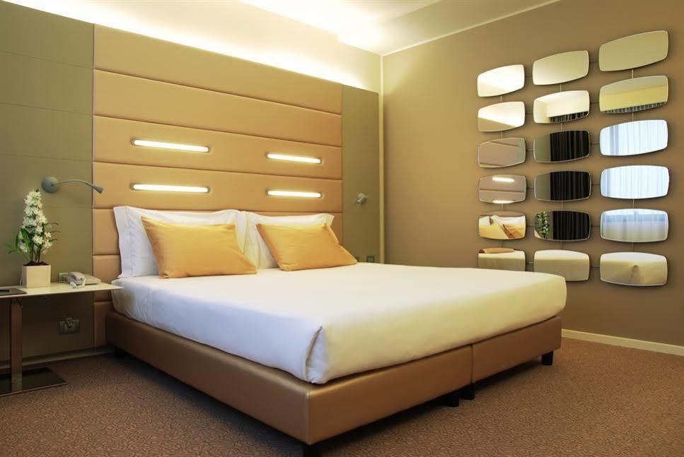 Hotel Western Tower 4*