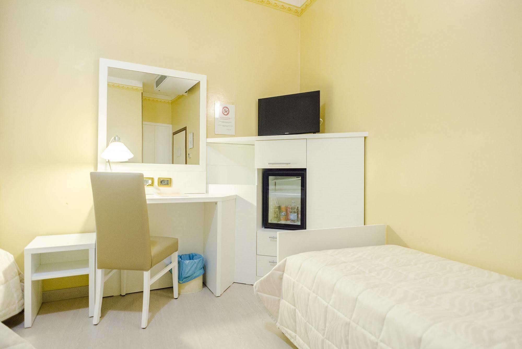 Hotel Hotel University 3*