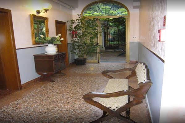 Hotel San Vitale *