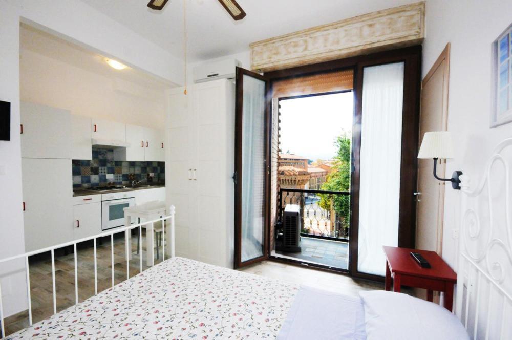 Cortesia 4 *