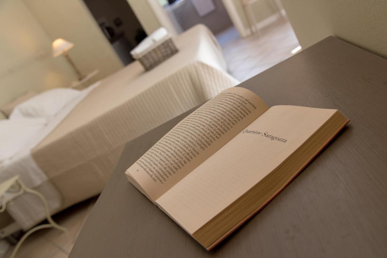 Bed In Bo Saragozza Gasthof Bologna