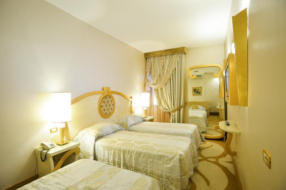 Hotel Zanhotel Regina Bolonia
