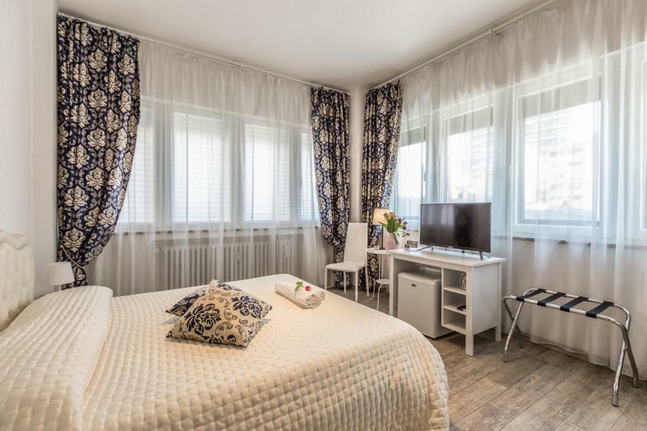 Guest house Central City Rooms