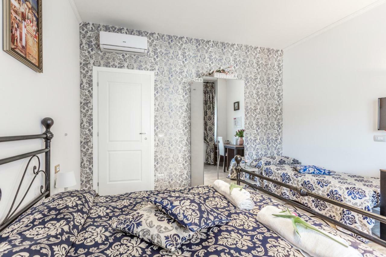 Guest house Central City Rooms