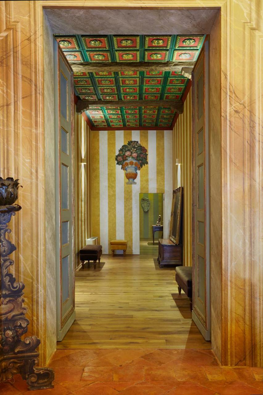 Bed & Breakfast Palazzo Di Alcina - Residenza D'epoca - Luxury 5*
