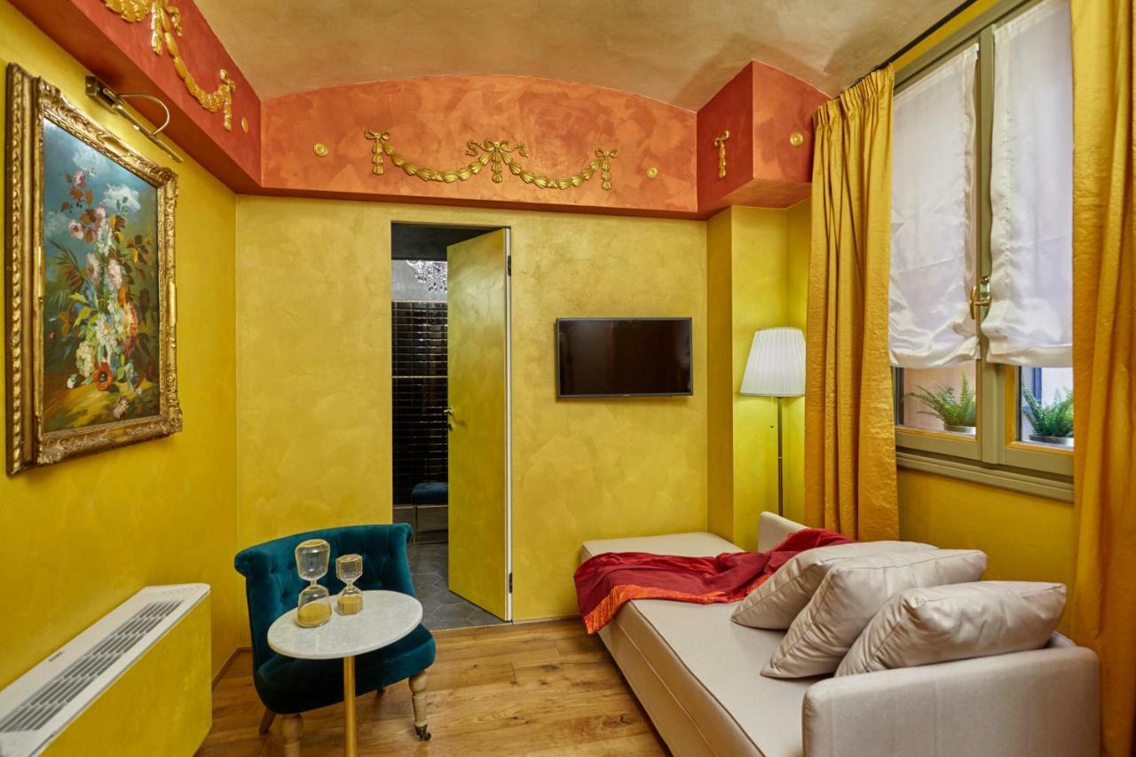 Bed & Breakfast Palazzo Di Alcina - Residenza D'epoca - Luxury 5*