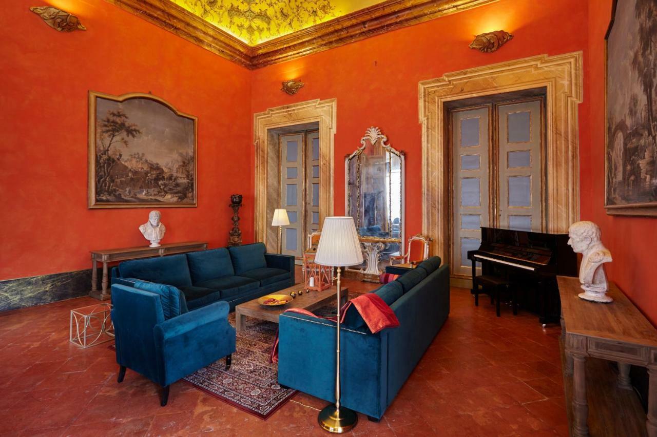 Bed & Breakfast Palazzo Di Alcina - Residenza D'epoca - Luxury 5*