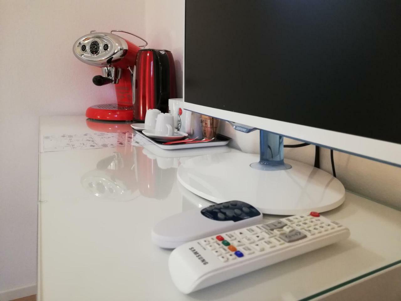 Acomodação com café da manhã  Stop Over Blq Bolonha