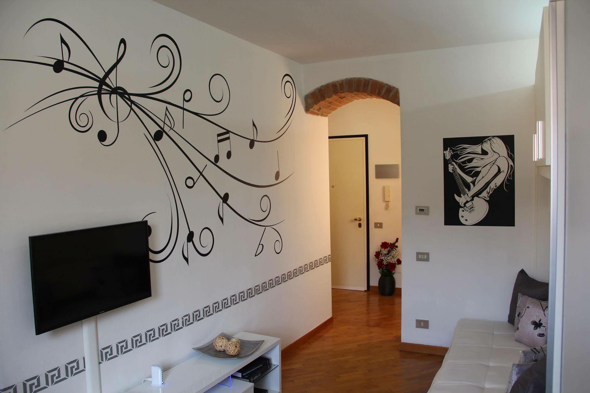 Emilia Levante Musica Appartamento