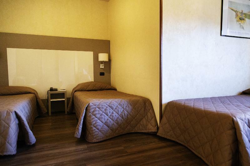 Jr Amadeus Hotel Bologna