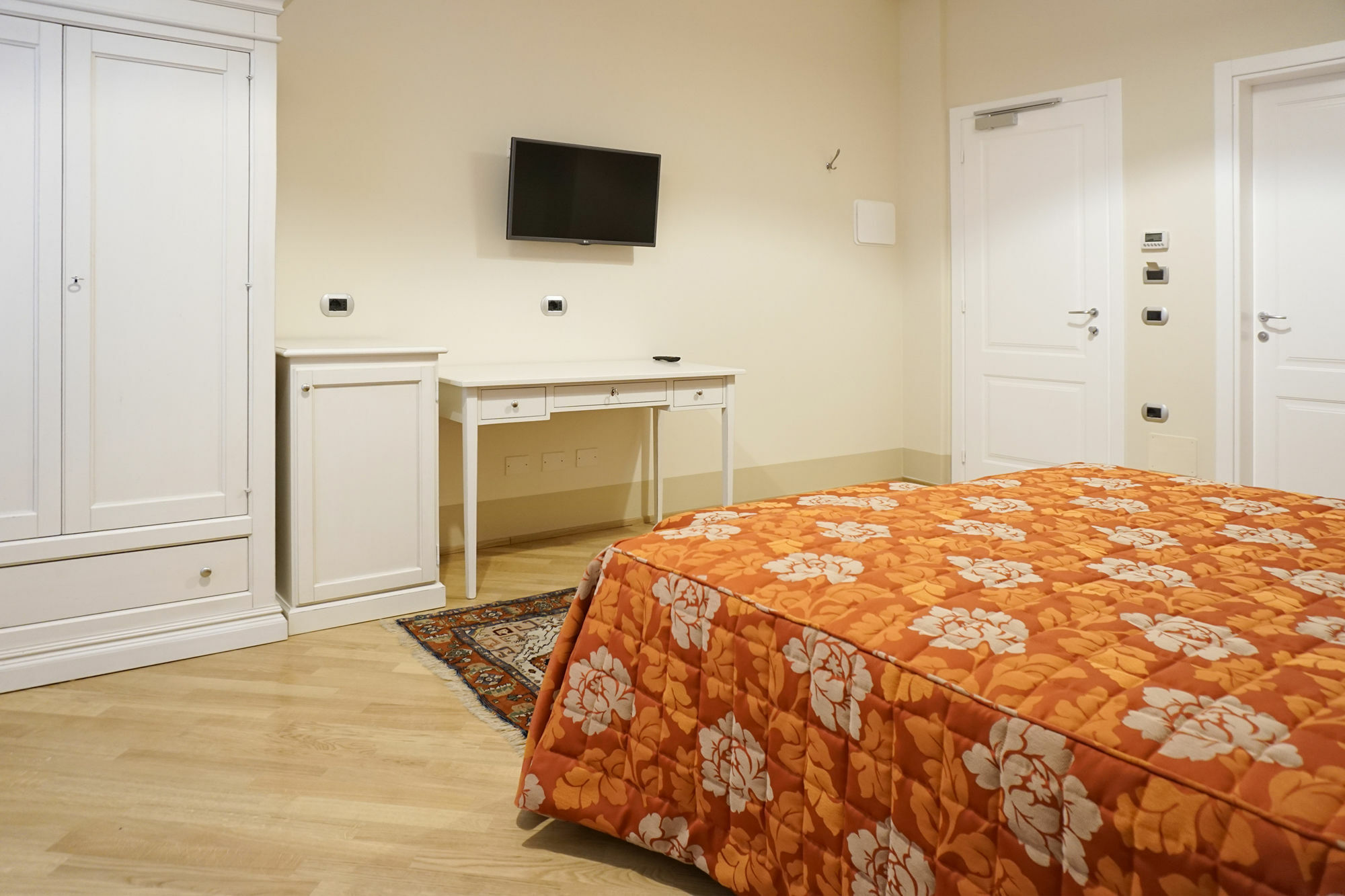 Casa Isolani Piazza Maggiore 1.0