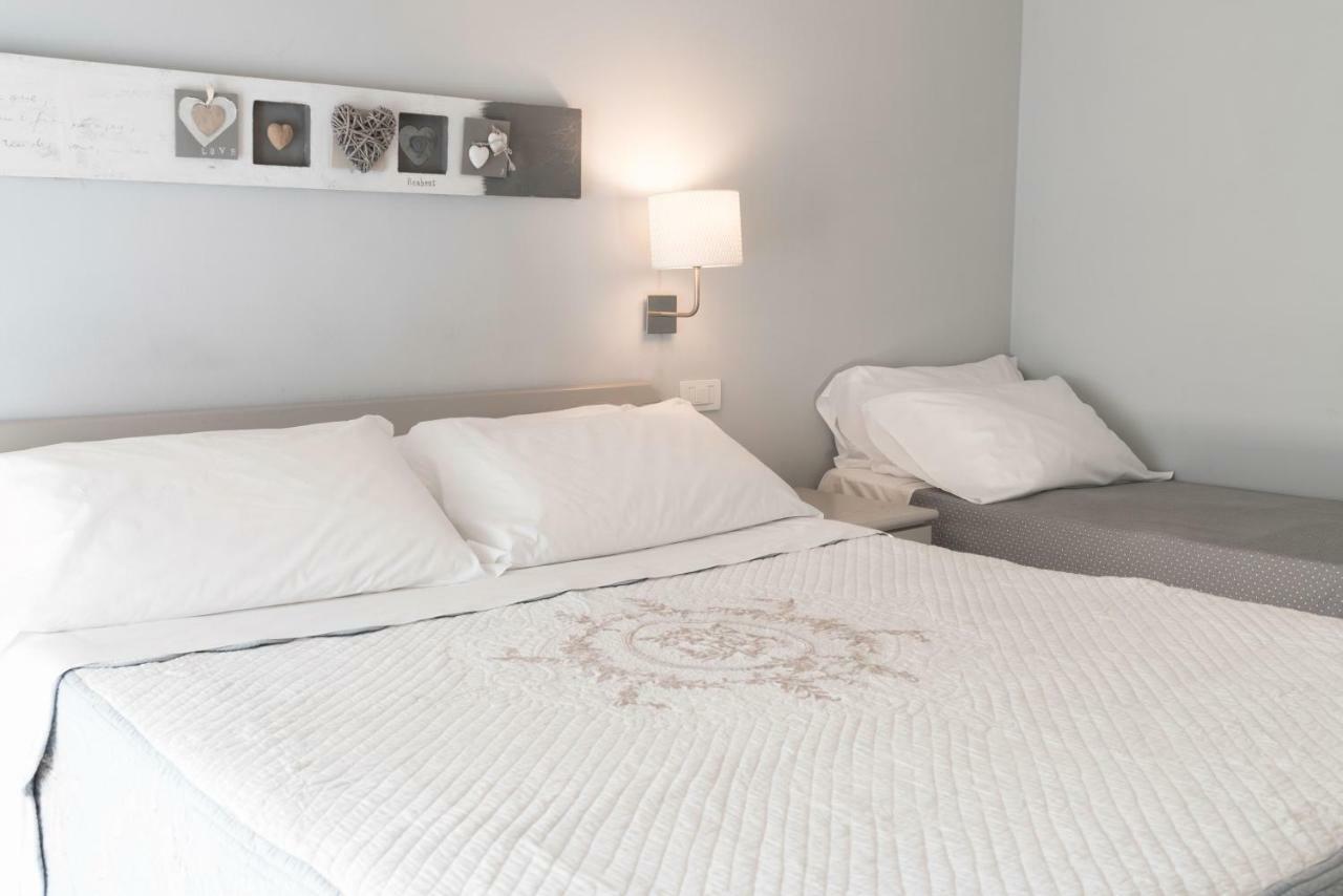 Bed In Bo Saragozza Gasthof Bologna