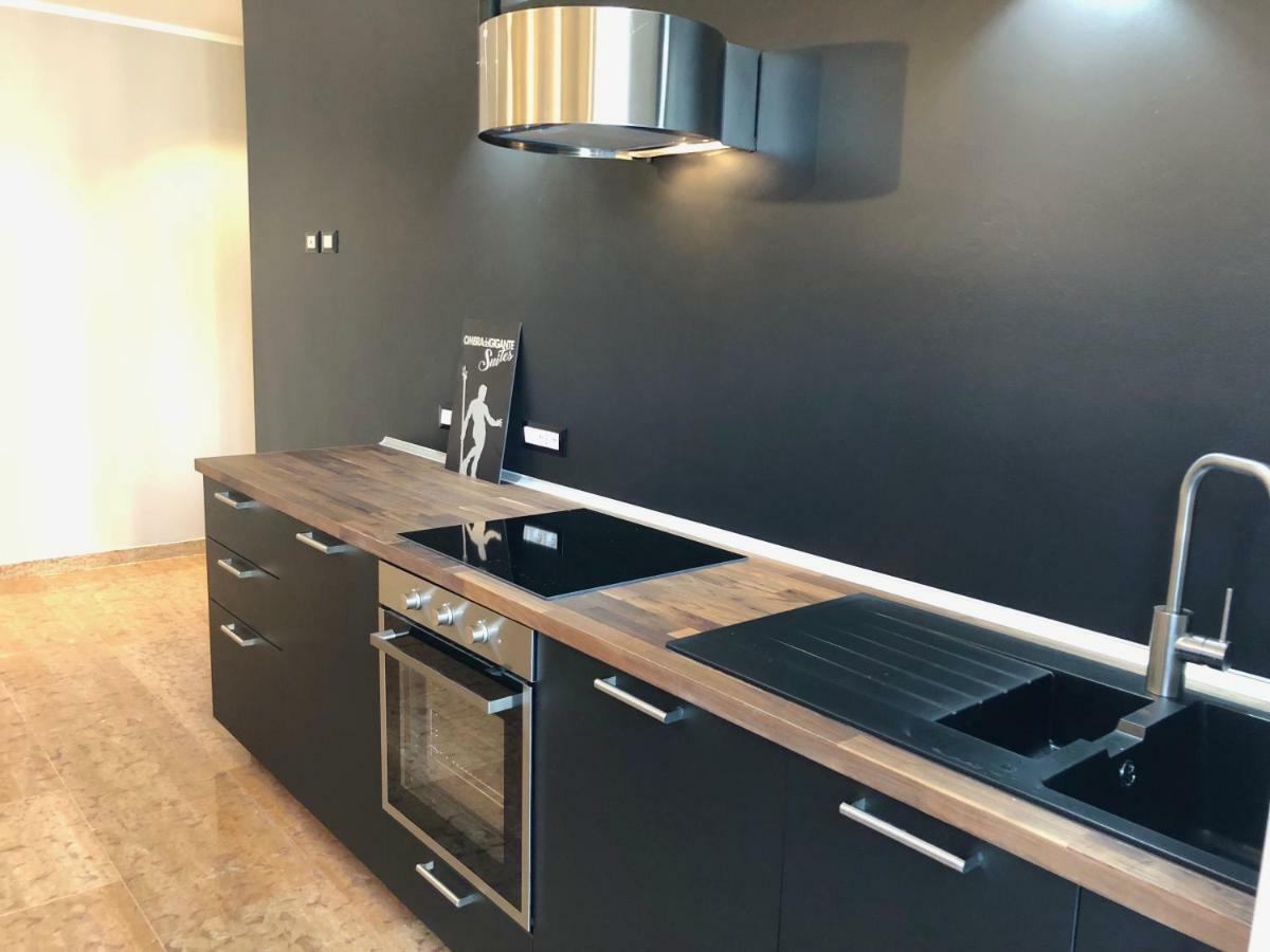 Ombra Del Gigante Suites