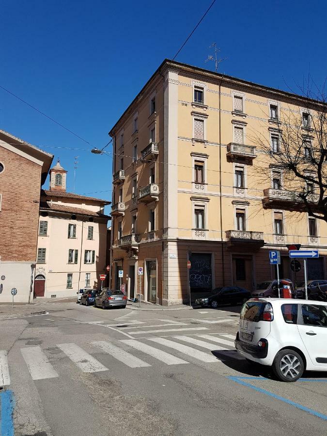 Residenza Rubbiani - Fermata Fiera E Rizzoli Bed & Breakfast *