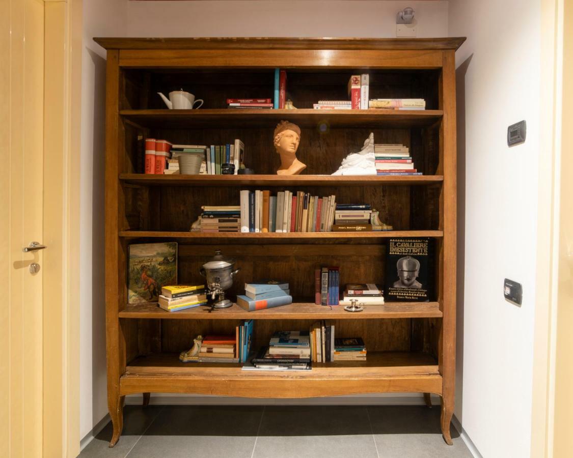 Biblio Pensión Bolonia