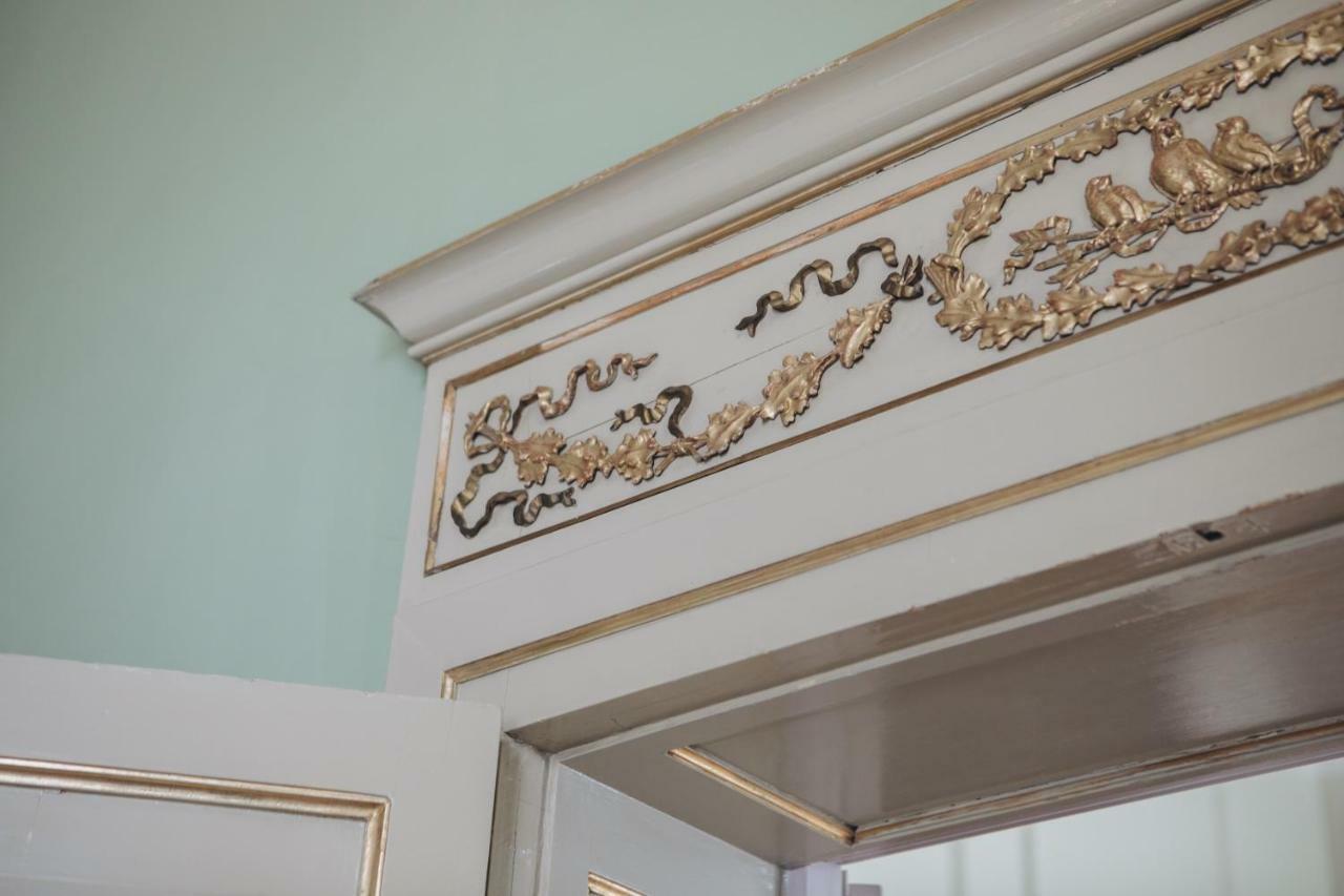 Gregorini Bingham Art Luxury Guest house