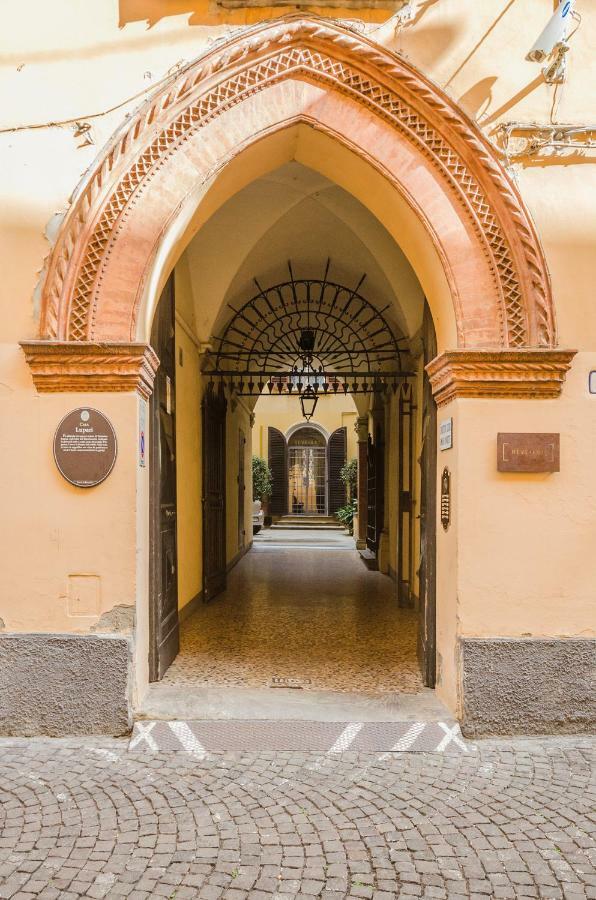 Lupari Apartment, Palazzo Storico Sotto Le Due Torri Appartement *