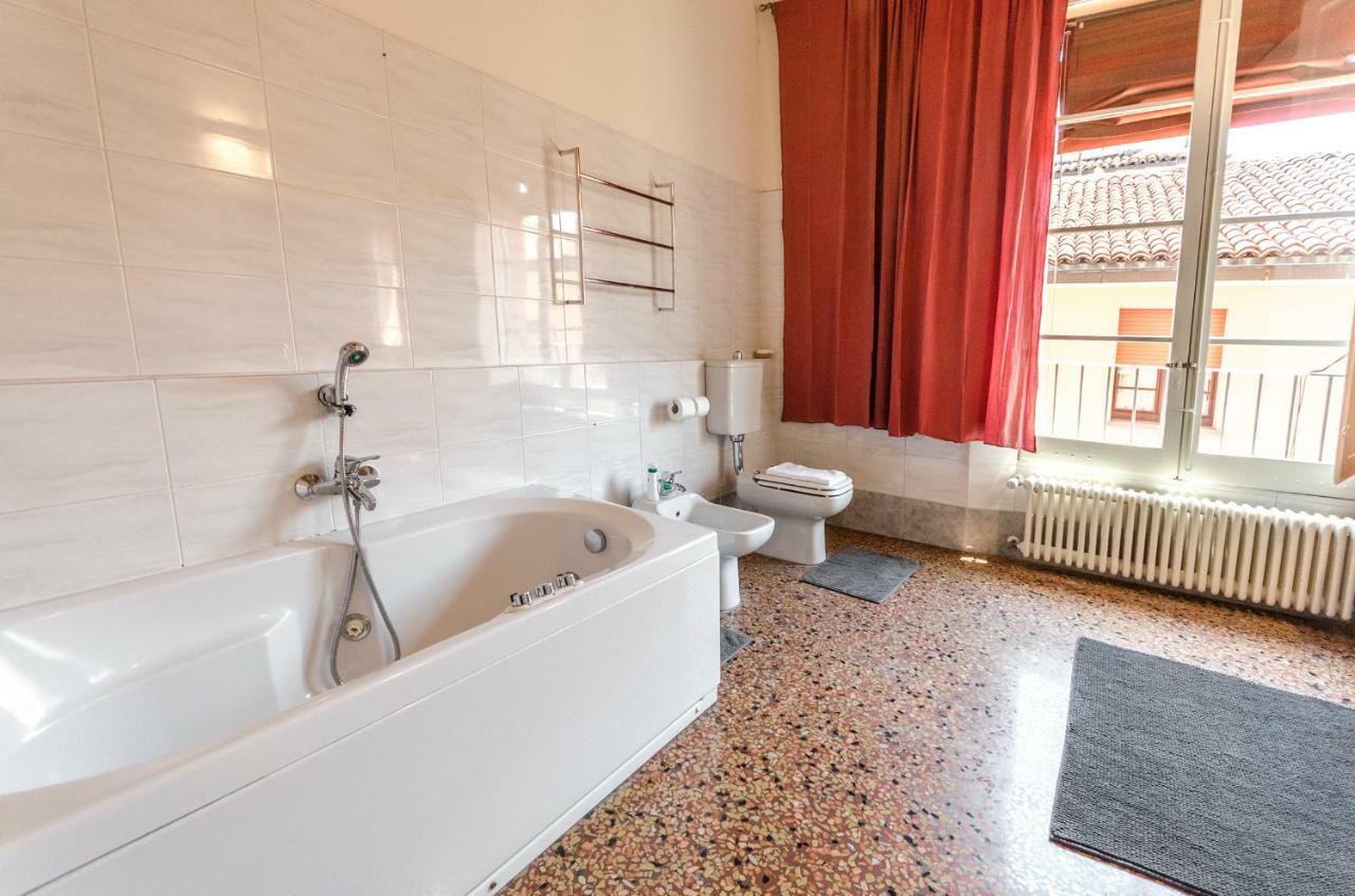 Bocchi Elegant Bolonia