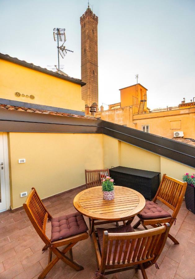 Asinelli Panoramic Rooftop, In Front Of The Two Towers Apartment