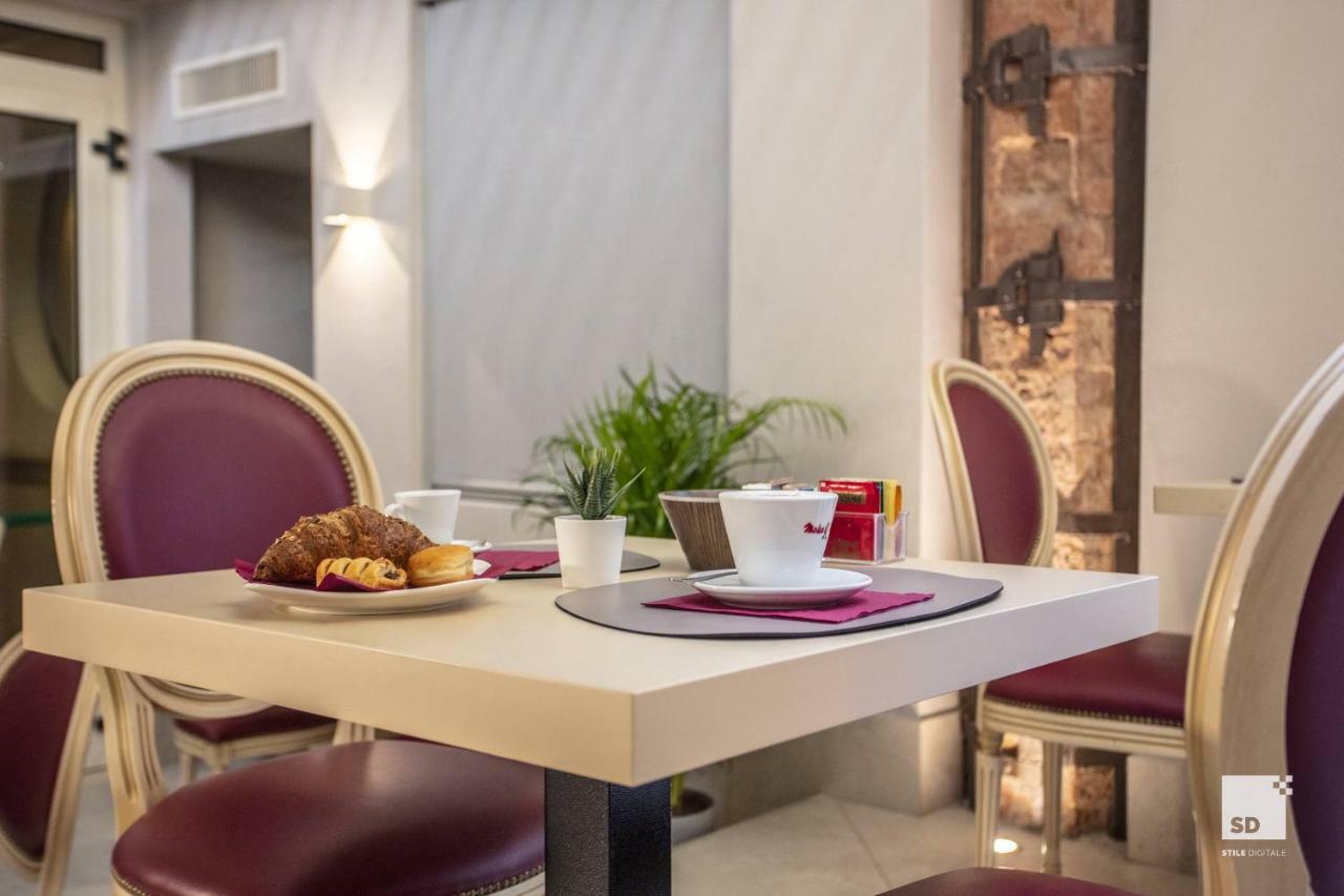 Hotel Cavour 3*
