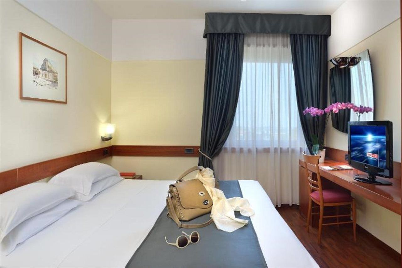 Airport Hotel 4*