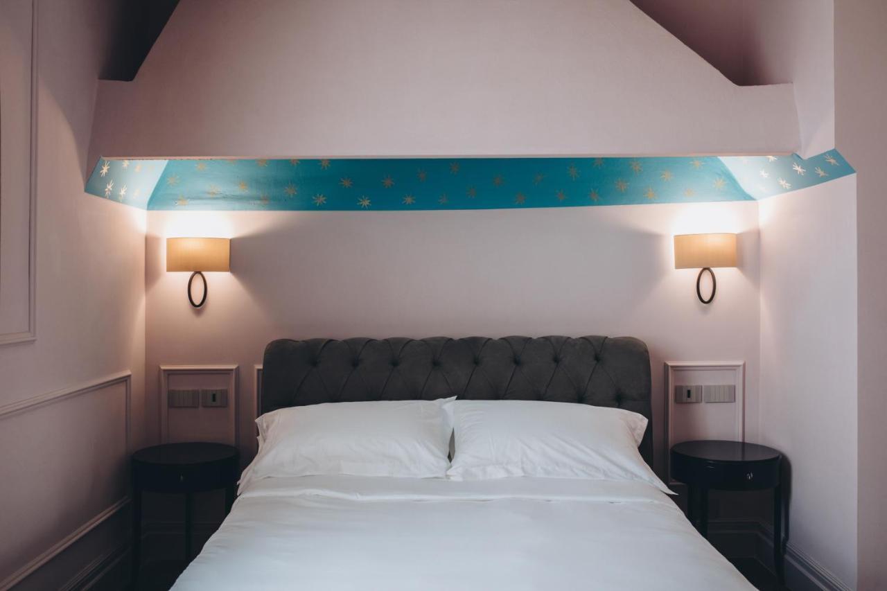 Gregorini Bingham Art Luxury Guest house