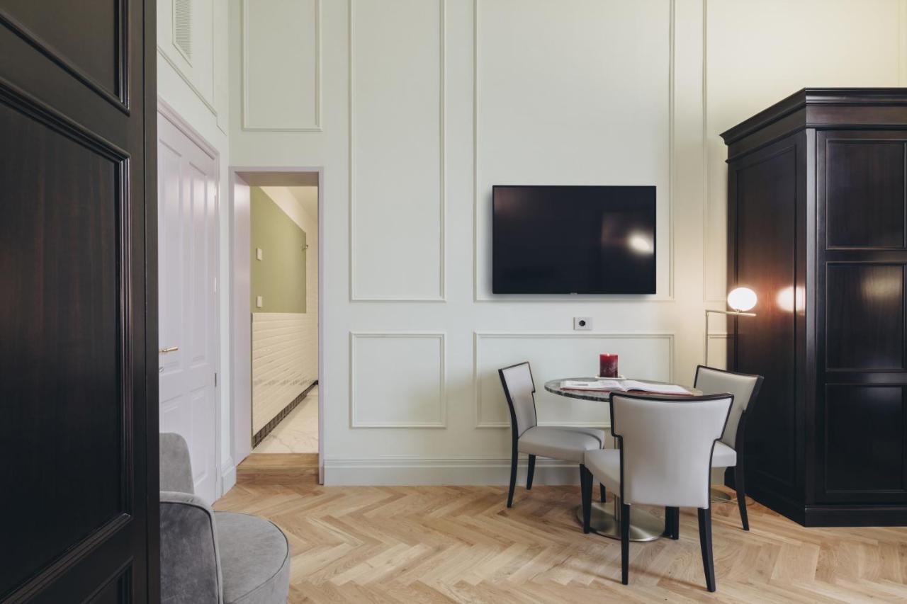 Gasthof Gregorini Bingham Art Luxury