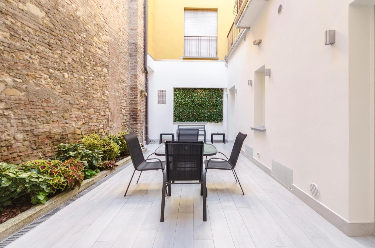 Apartment Dimora Santo Stefano: Ampia, Con Giardino Privato *