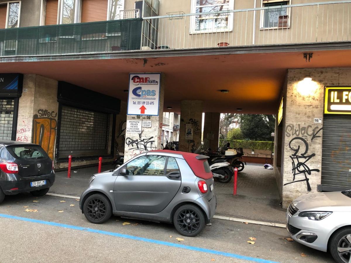 Tra Le Torri - Ampia Stanza Privata In Con Bagno Privato Accessibile Da Corridoio Bed and breakfast