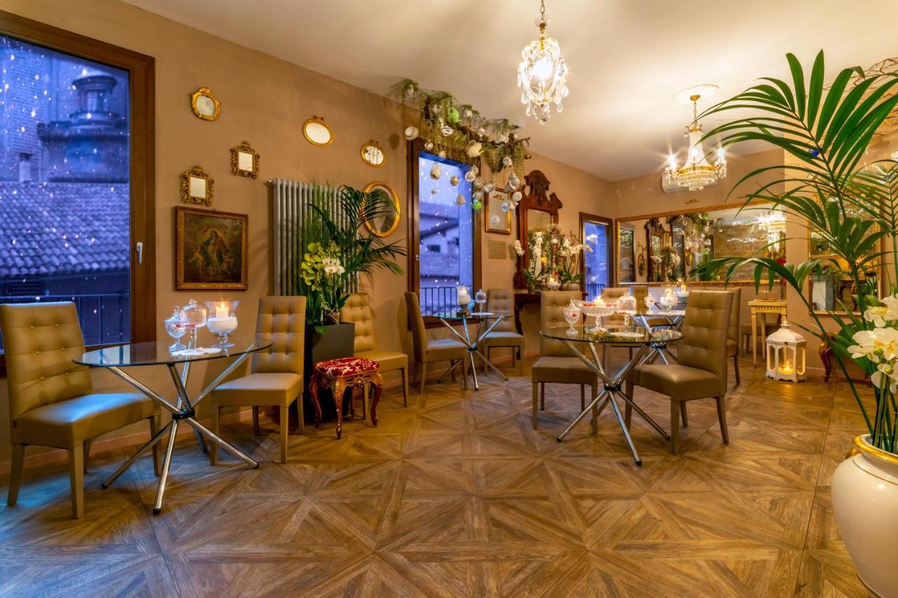 051 & Breakfast Bed & Breakfast 5*