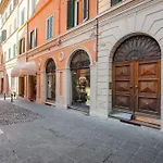 Canonica Home, In The Heart Of The City